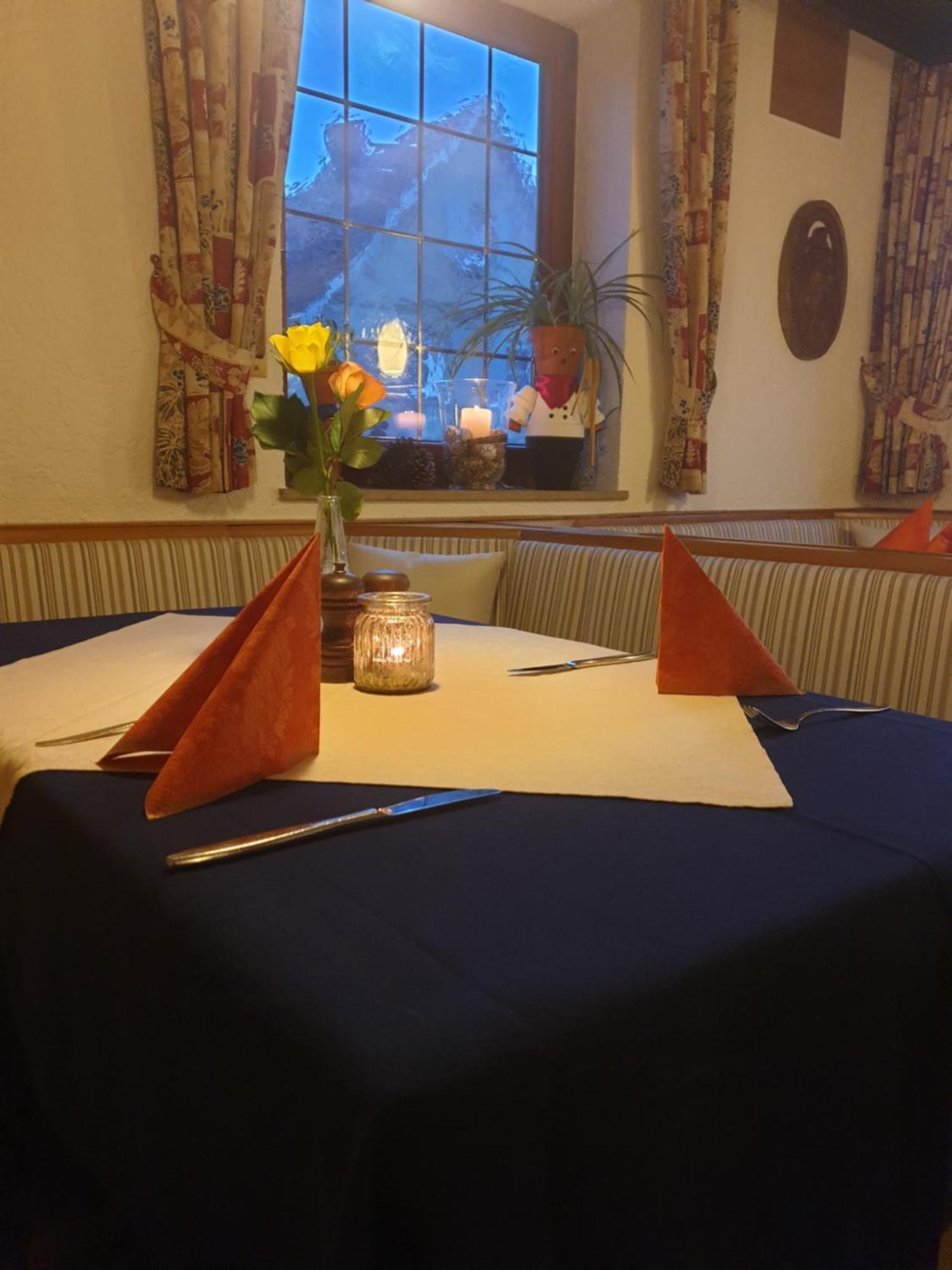 Hotel Gasthof Zum Schwan Steinsfeld Exterior foto